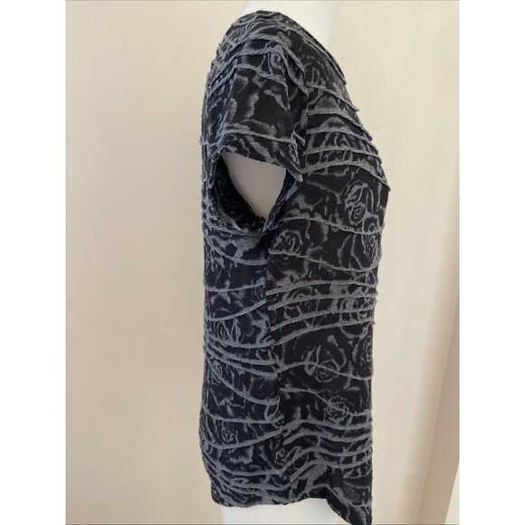 Vera Wang Dark Floral Top Women's Small Black Pleated Textured Whimsigoth Vamp - Picture 4 of 10